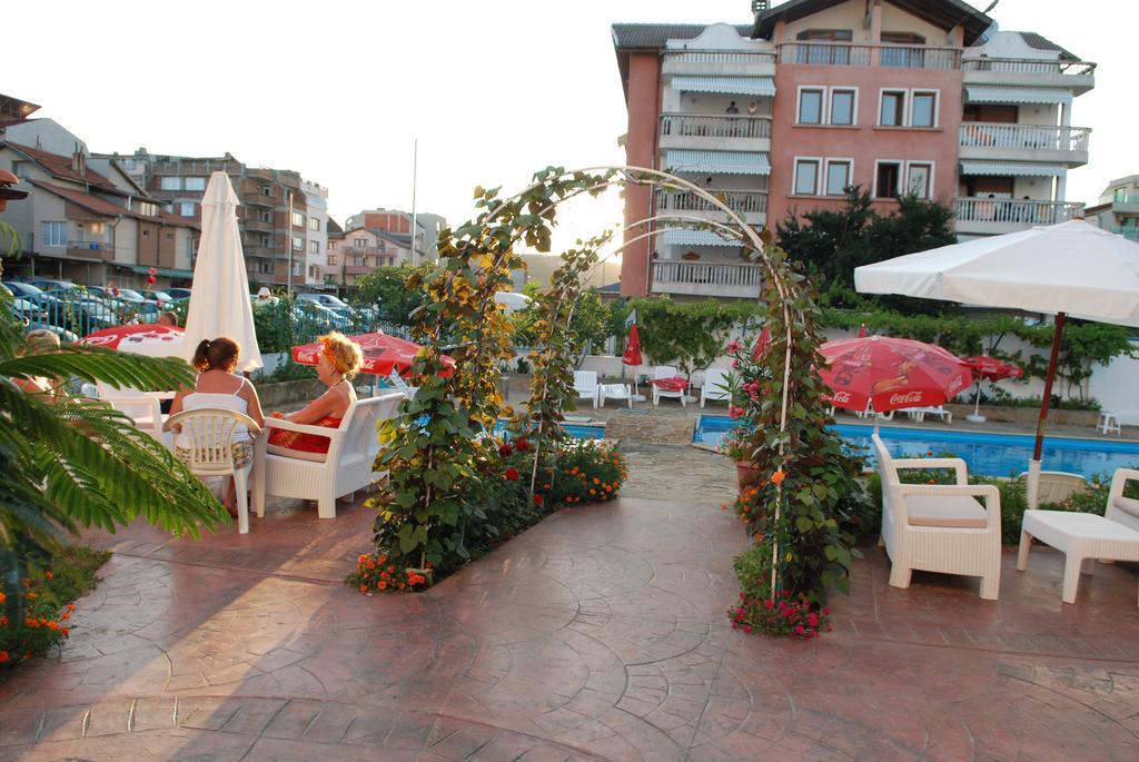 Alba Family Club Hotel Primorsko Extérieur photo