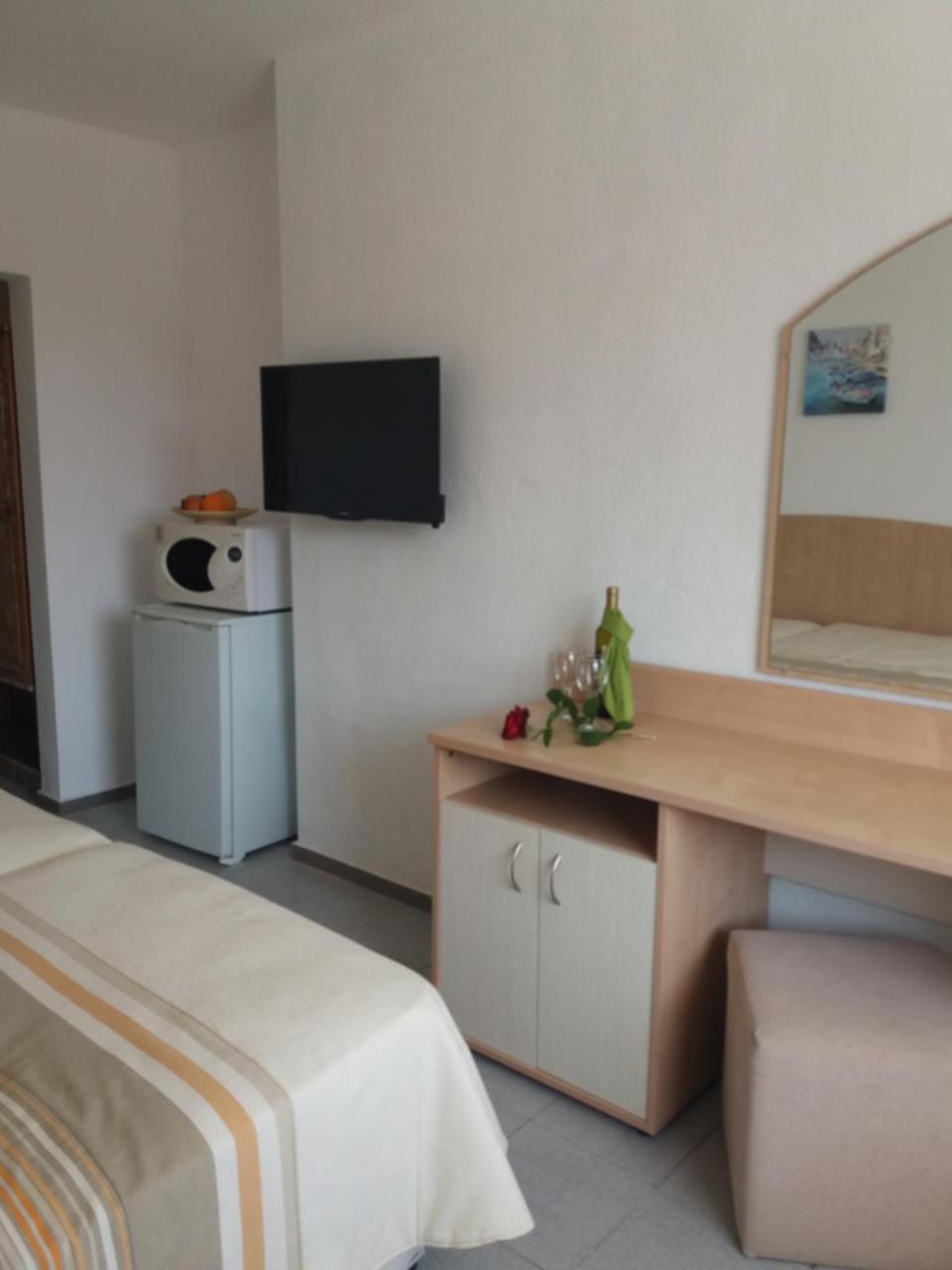 Alba Family Club Hotel Primorsko Extérieur photo