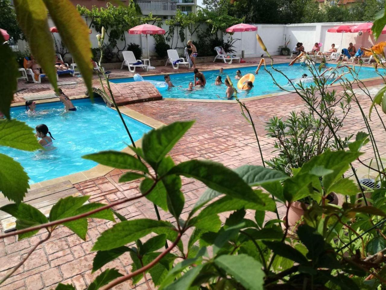 Alba Family Club Hotel Primorsko Extérieur photo