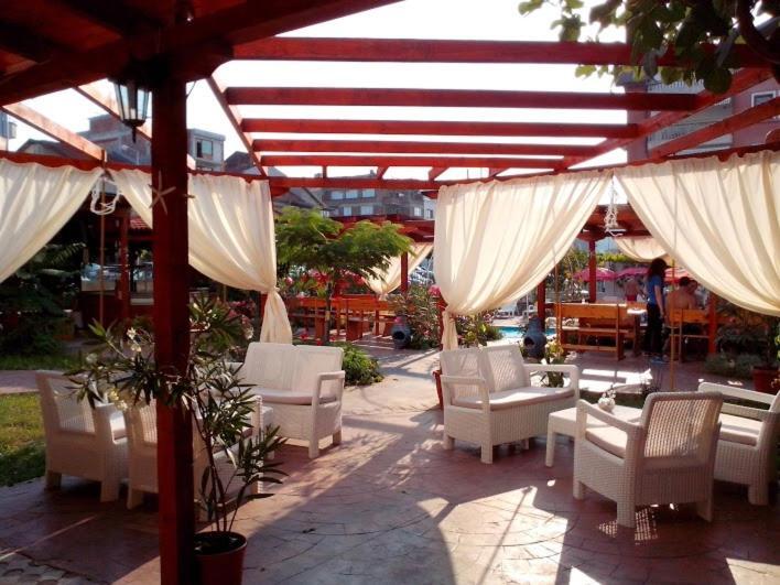 Alba Family Club Hotel Primorsko Extérieur photo